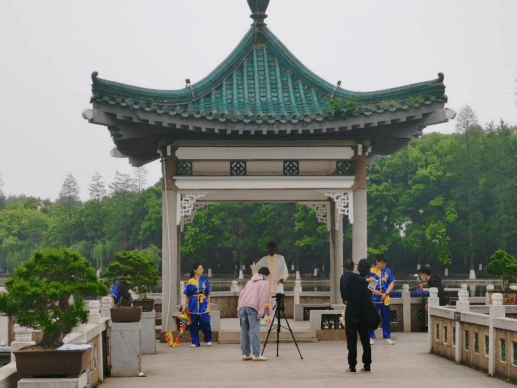 问鼎娱乐
